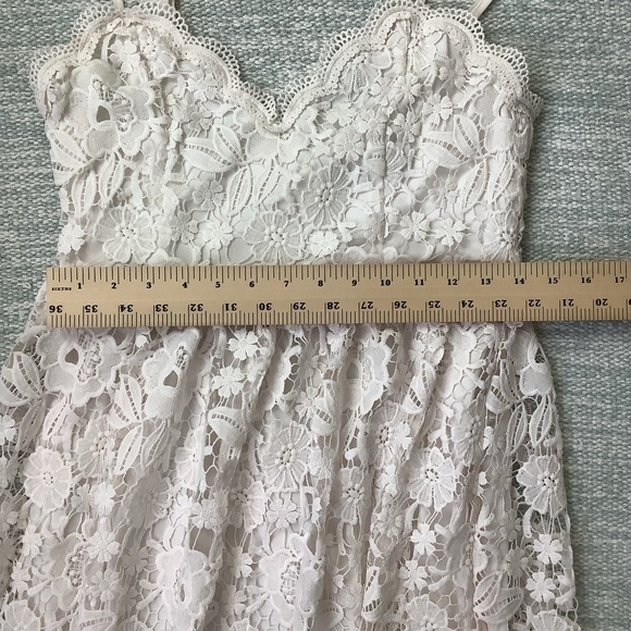 Boohoo Lace Dress - Picture 5 of 8